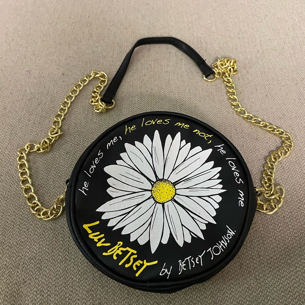 Betsey Johnson Daisy small purse
